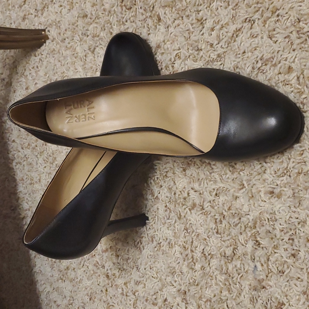 11W Naturalizer Leather Pump